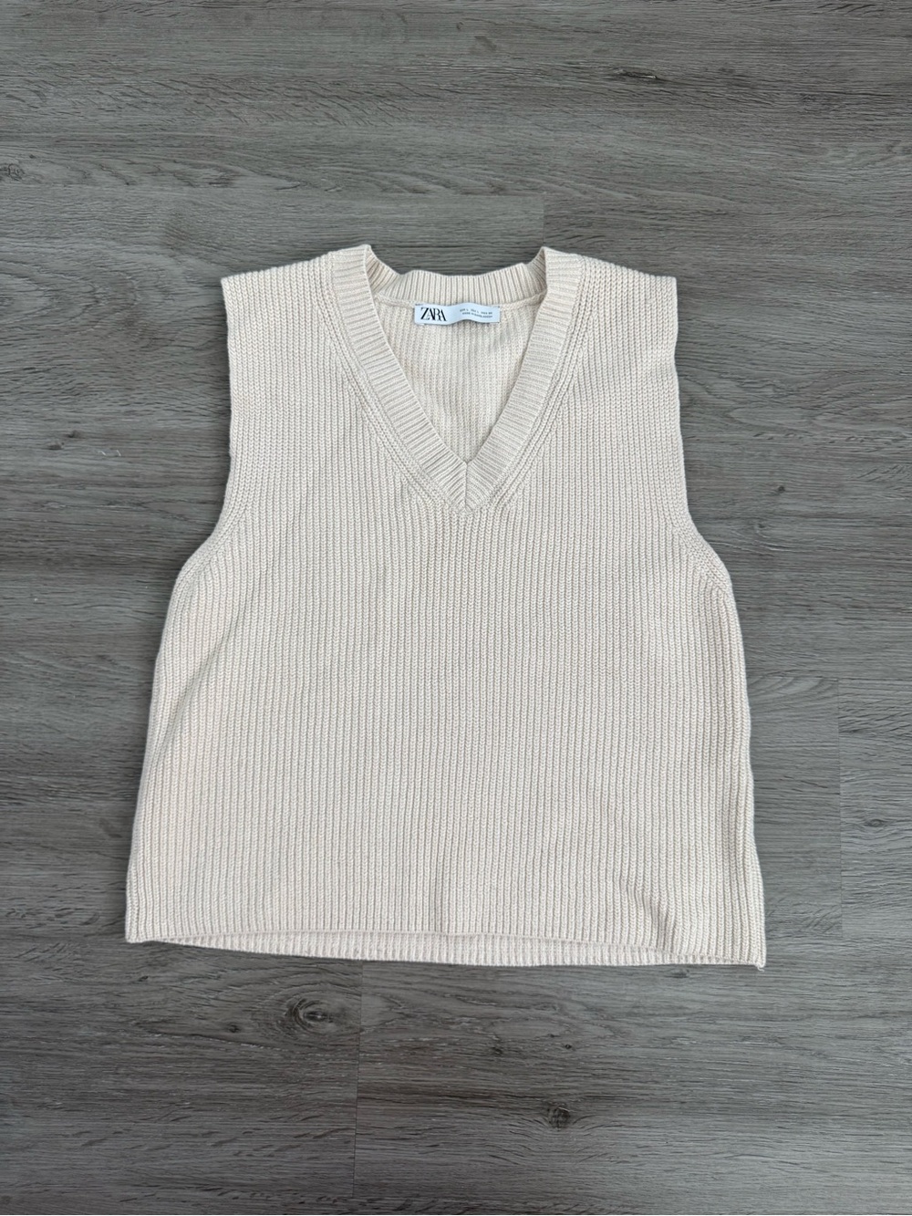 Zara V-Neck Ribbed Knit Sweater Vest